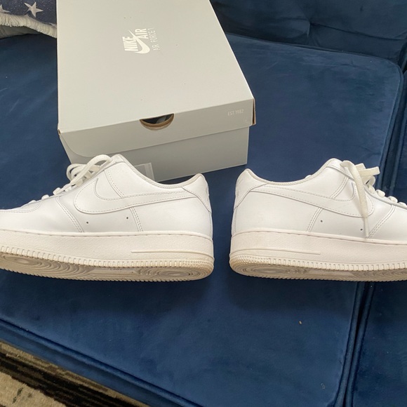 Nike Air Force One - Doesn’t come w/box - Picture 2 of 3